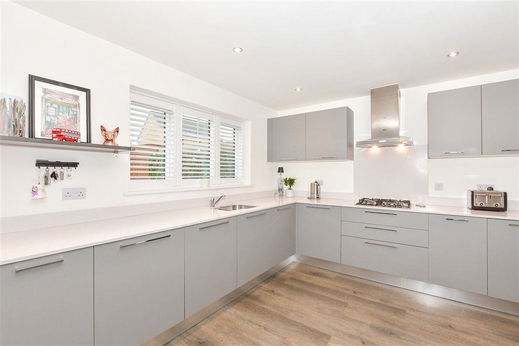 Property photo 1 of 17 Kitchen