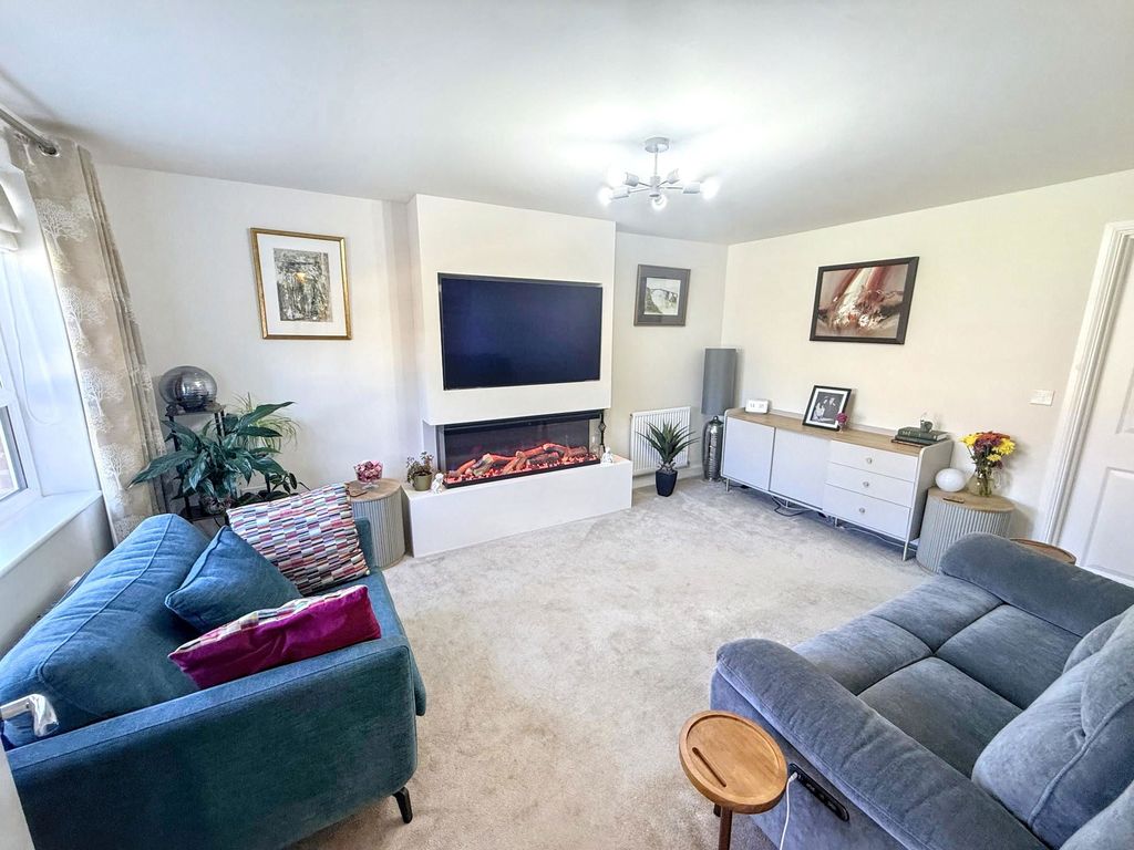 Property photo 3 of 21
