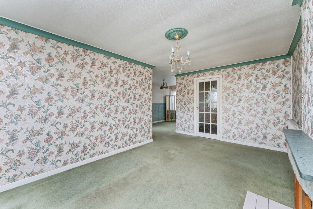 Property photo 3 of 17 Photo