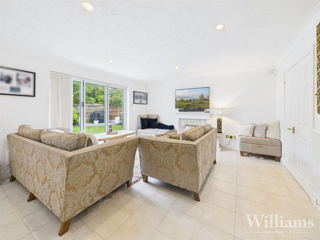 Property photo 3 of 20 Cam04950G0-Pr0134-Still004.Jpg