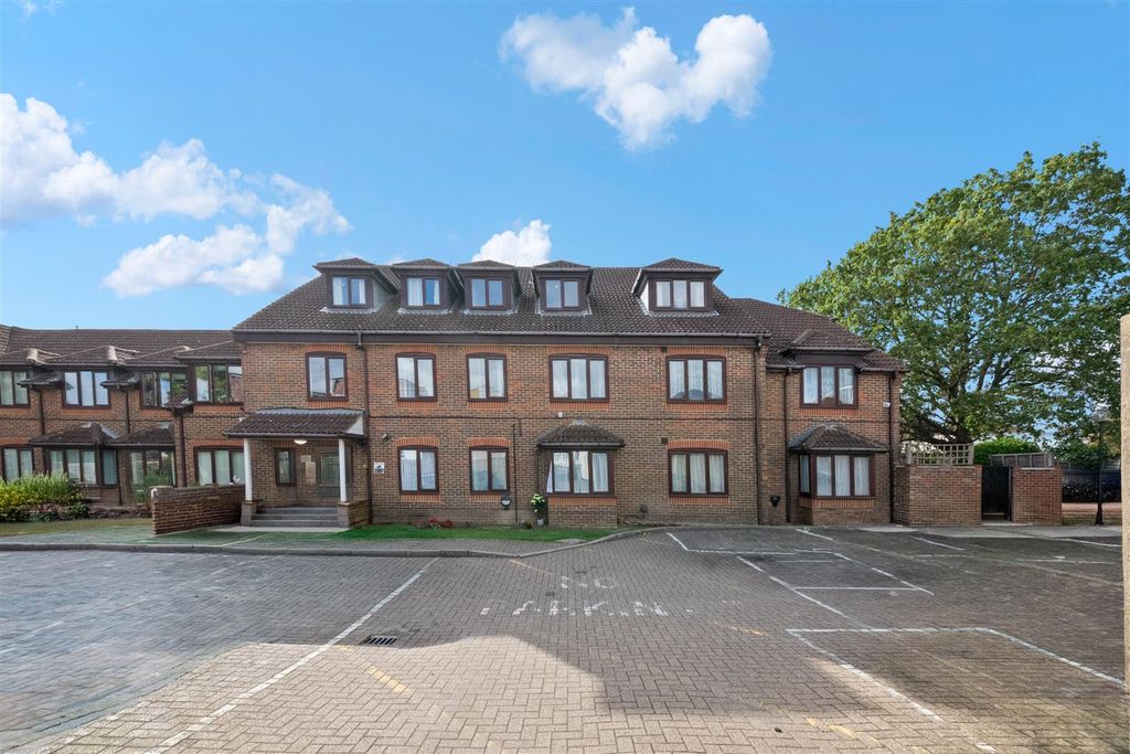 Property photo 1 of 11