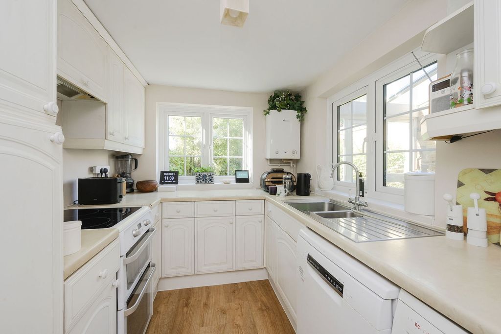 Property photo 3 of 20