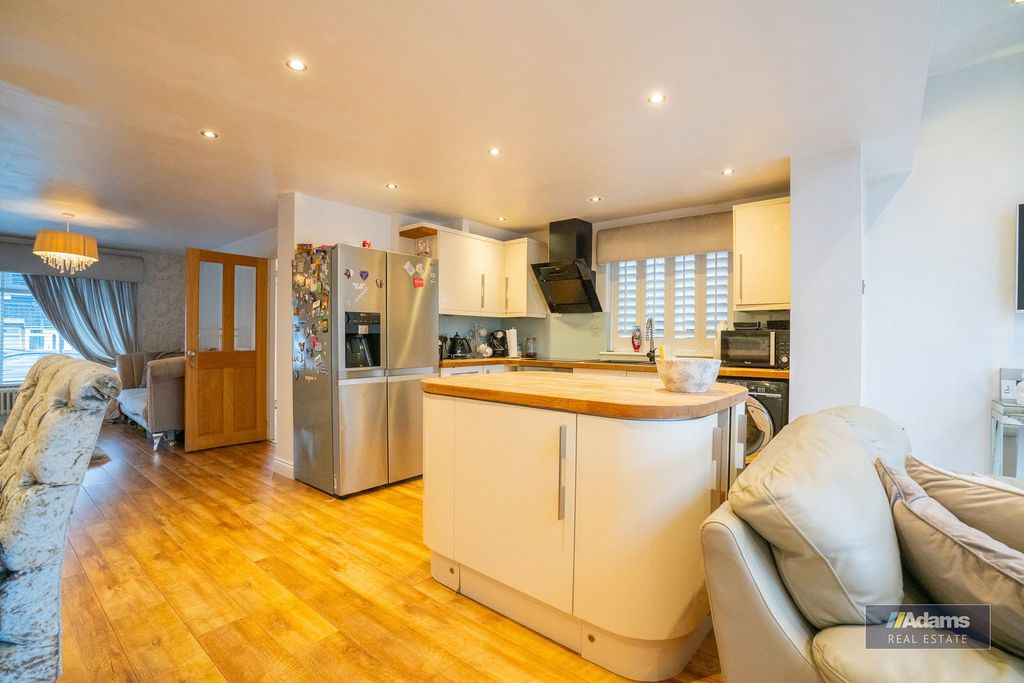 Property photo 2 of 30