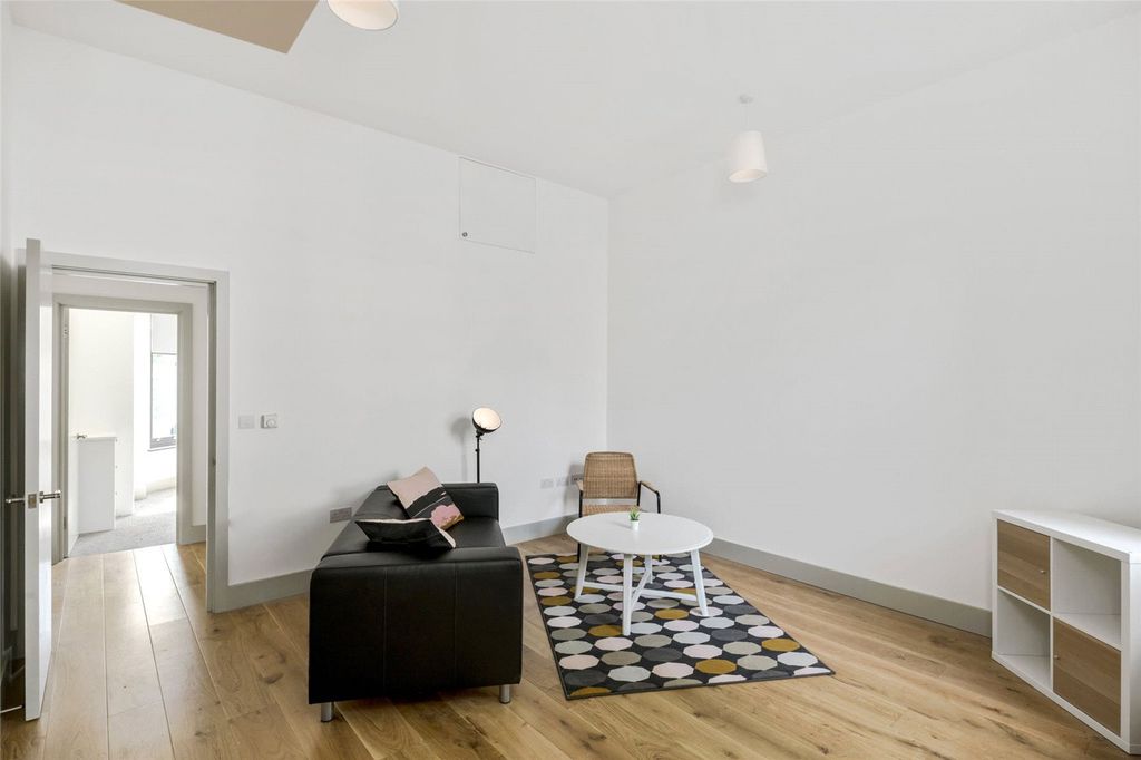 Property photo 3 of 10 Picture No. 04