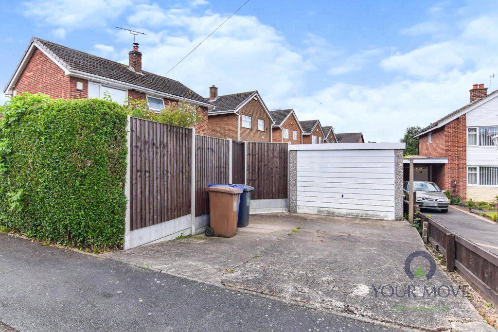 Property photo 2 of 16 Driveway And Garage