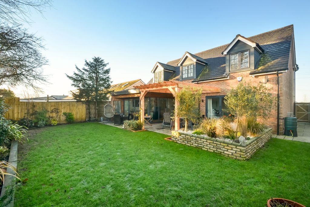 Property photo 1 of 19 Dsc_9997