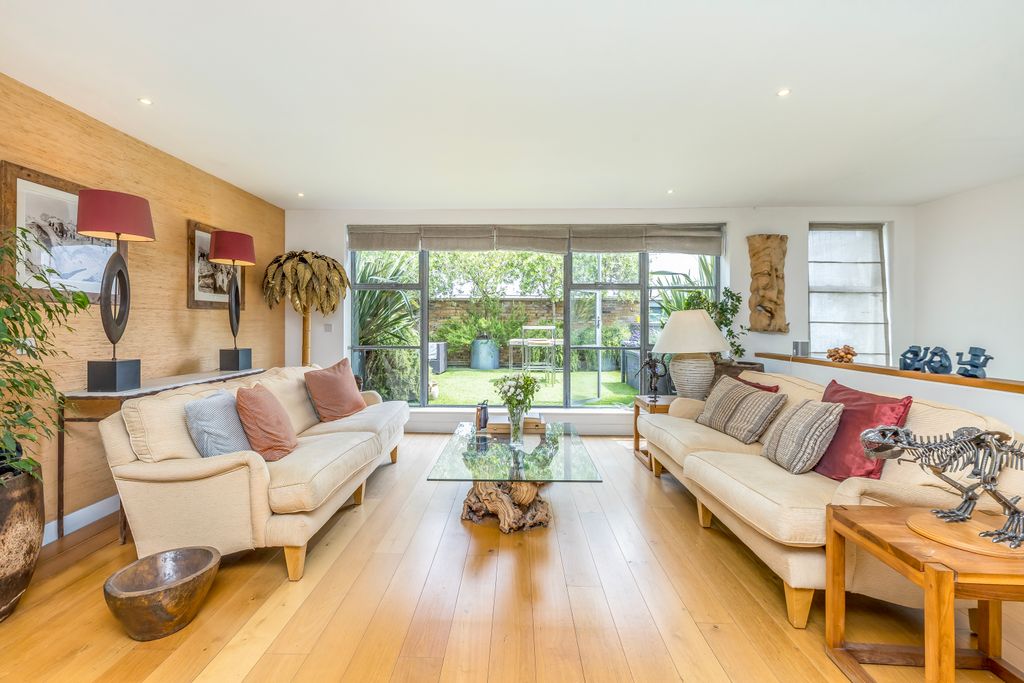 Property photo 1 of 19
