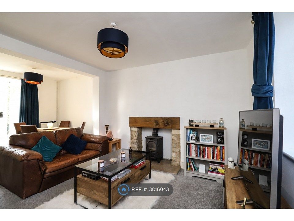 Property photo 3 of 14 Living Room/Diner