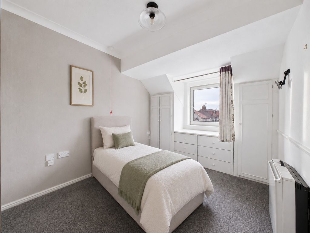 Property photo 2 of 13 4737574