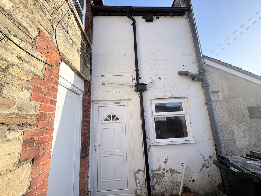 Property photo 2 of 12 1