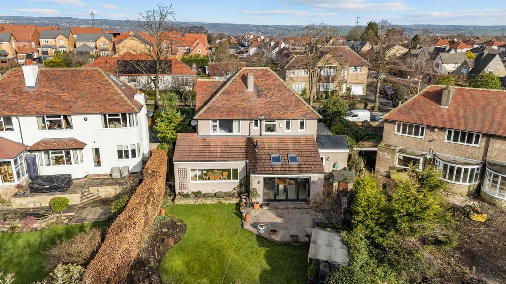 Property photo 3 of 36