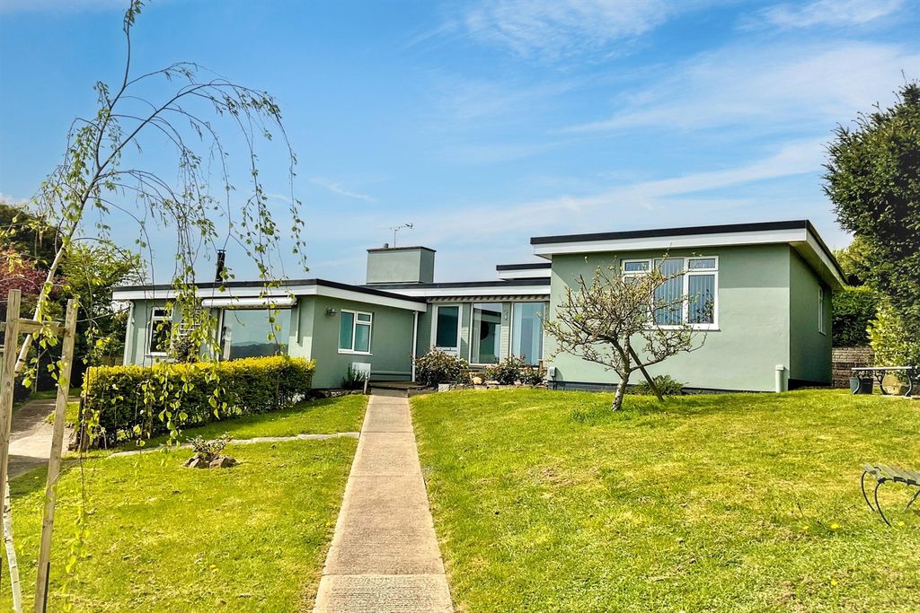 Property photo 1 of 29 (Main)