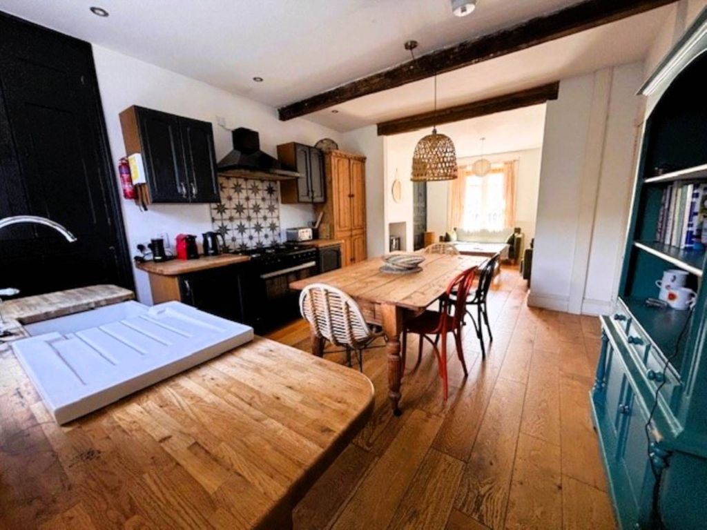 Property photo 3 of 22