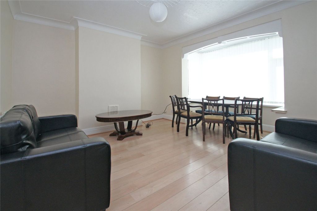 Property photo 2 of 13 Picture No. 15