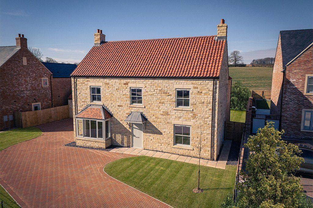 Property photo 1 of 20 21 The Helmsley