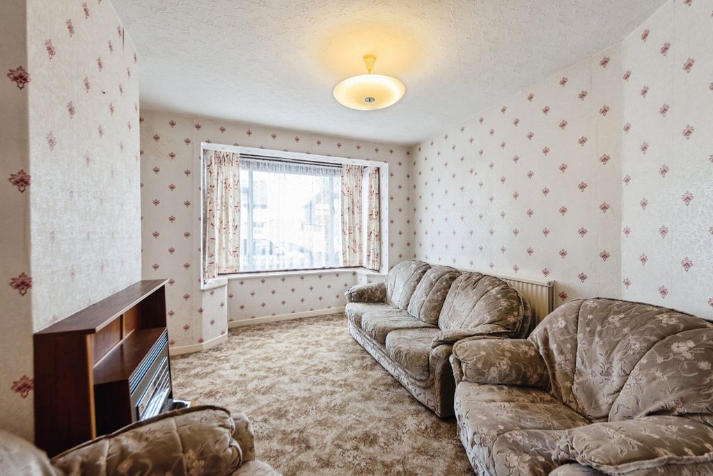 Property photo 2 of 17 Photo