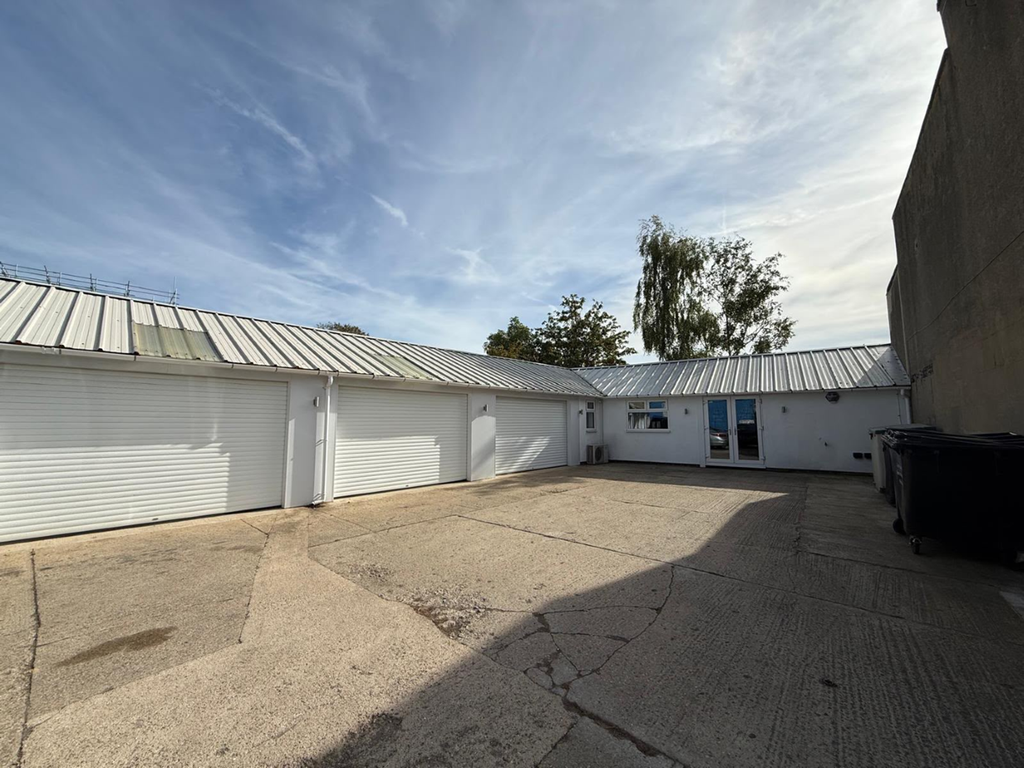 Property photo 1 of 2
