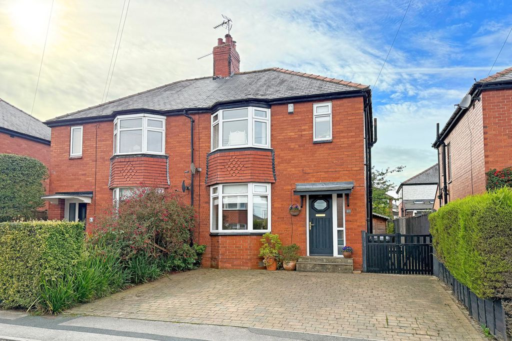 Property photo 1 of 31