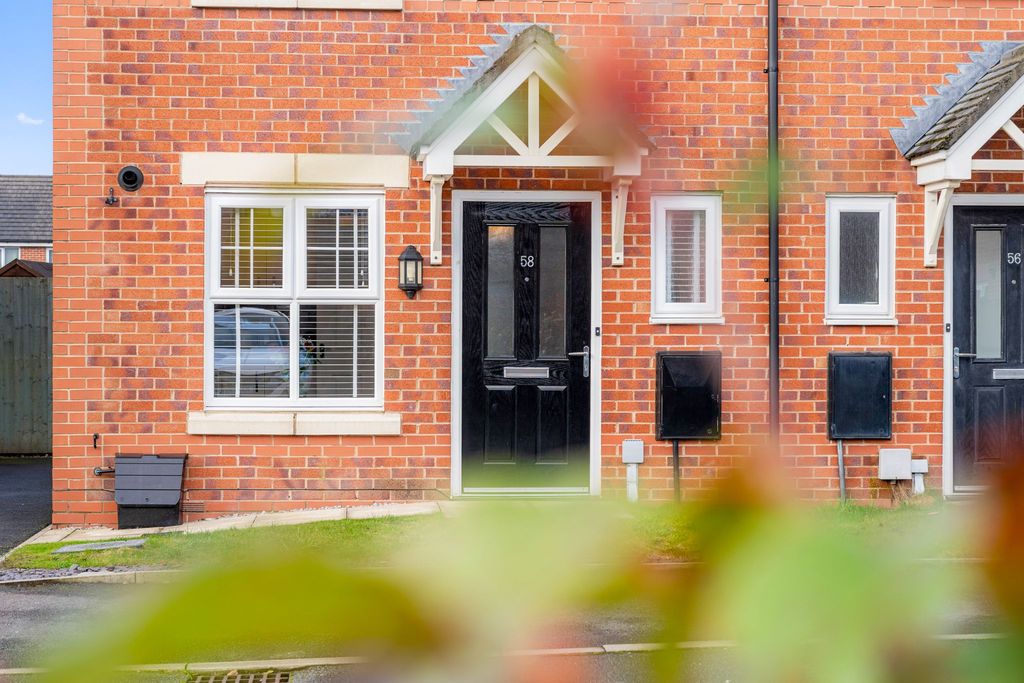 Property photo 2 of 20 Photograph 3