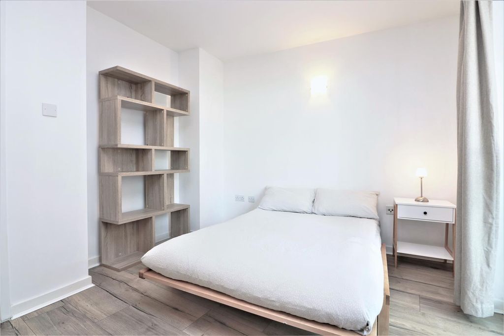 Property photo 2 of 9 New Providence Wharf.Jpg