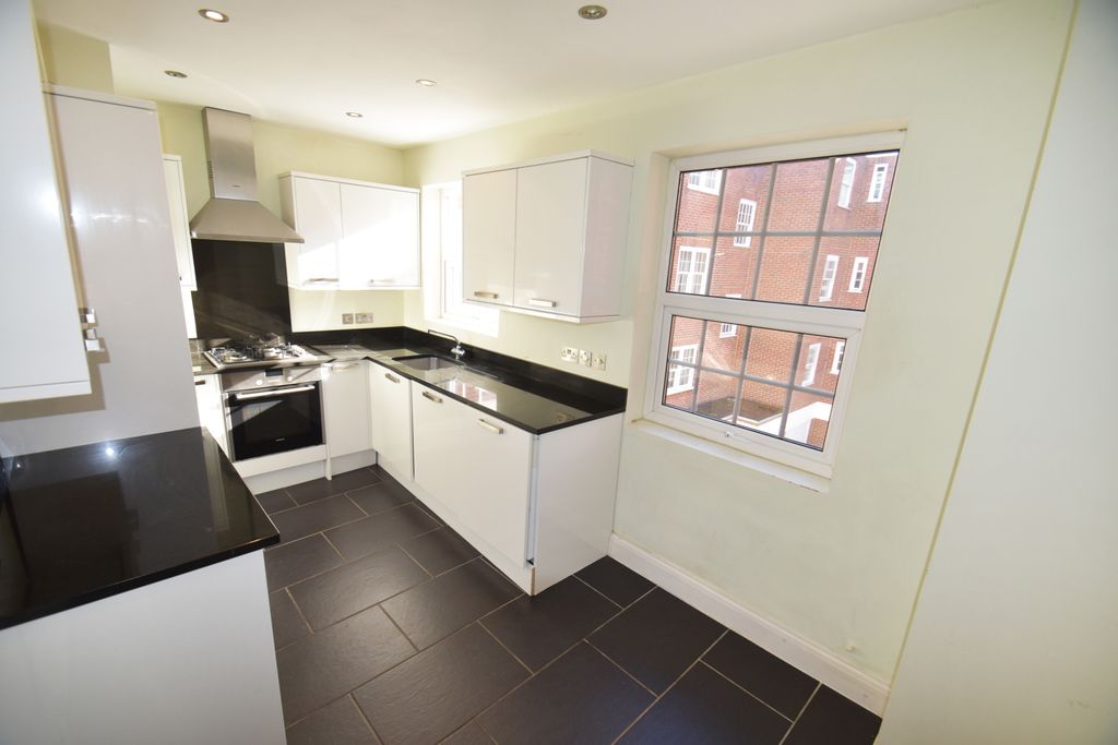 Property photo 2 of 11 Kitchen