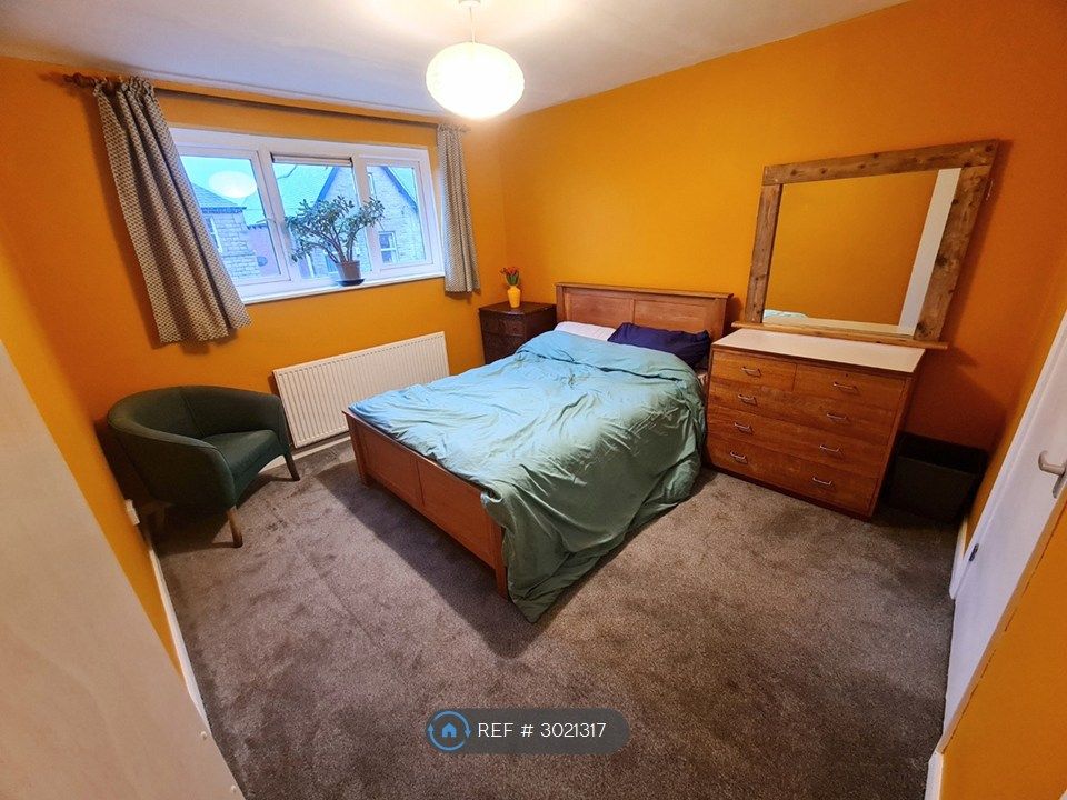 Property photo 2 of 15 Bedroom