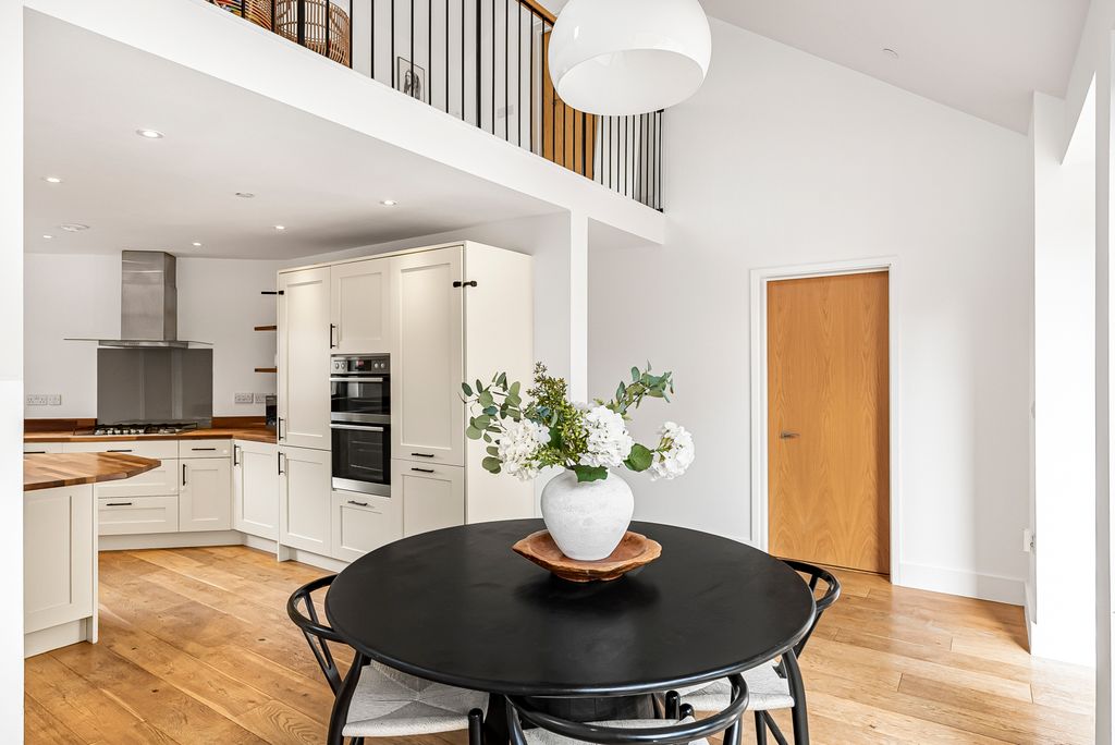 Property photo 2 of 19 Kitchen/Dining Room
