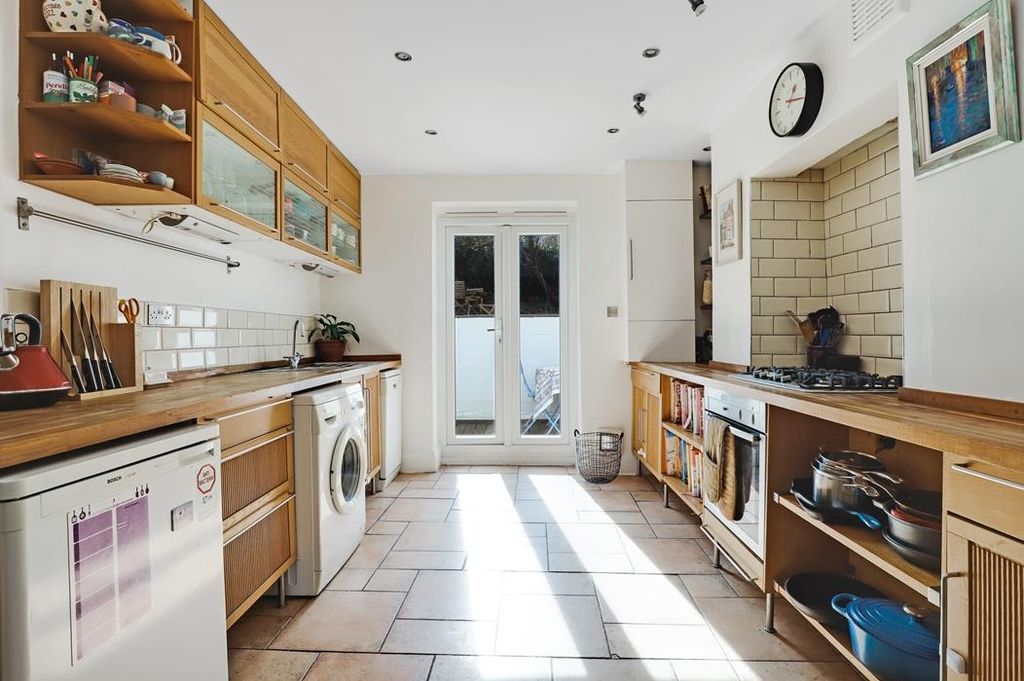 Property photo 2 of 18 12-Thumb198Ejhpedcp - 6A Corby Road - 10.Jpg