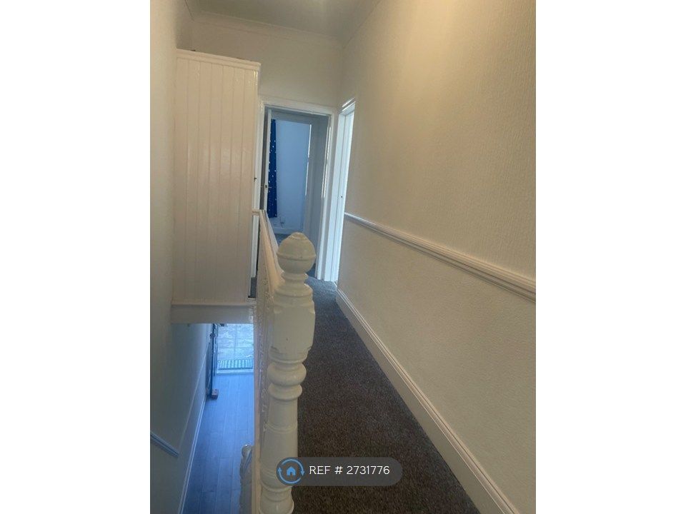 Property photo 3 of 25 Landing