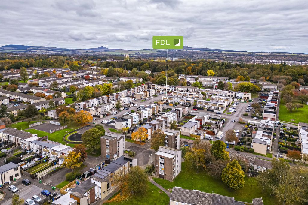 Property photo 3 of 28