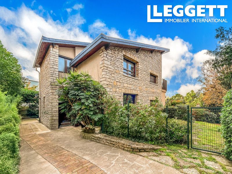 Property photo 2 of 10