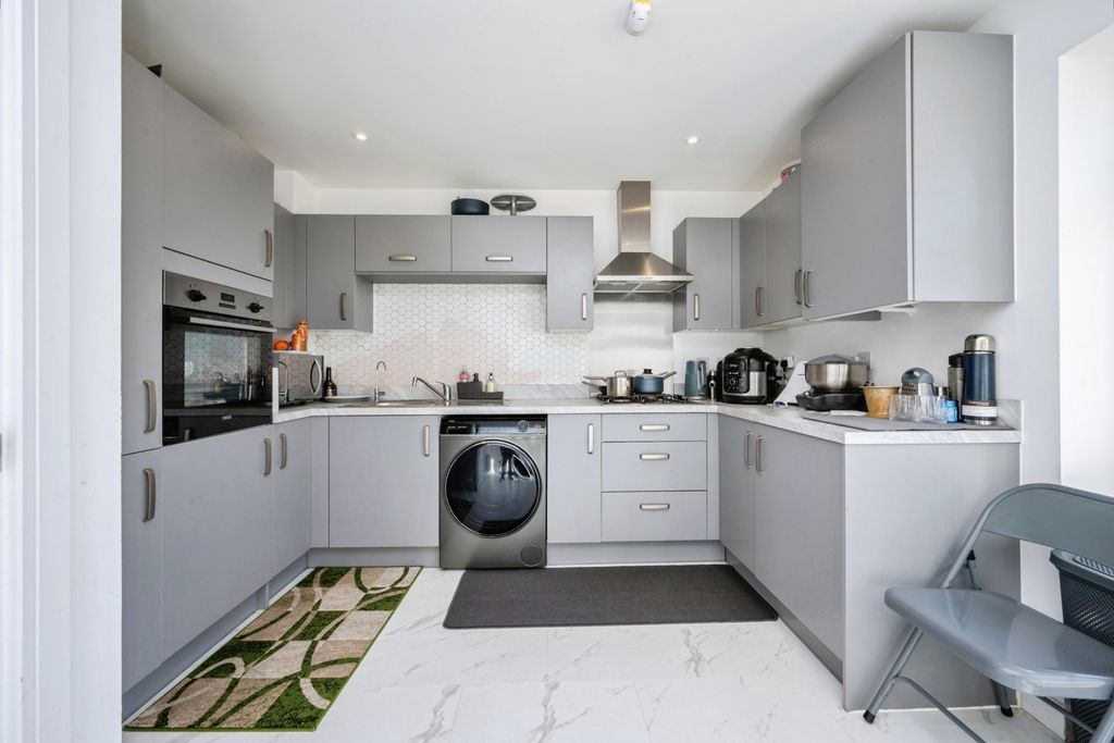Property photo 3 of 18 Pbox-Img.Jpg