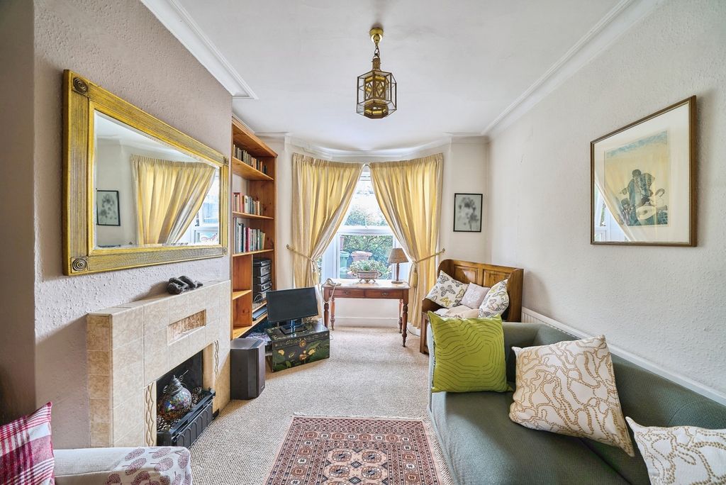 Property photo 2 of 17 Photo