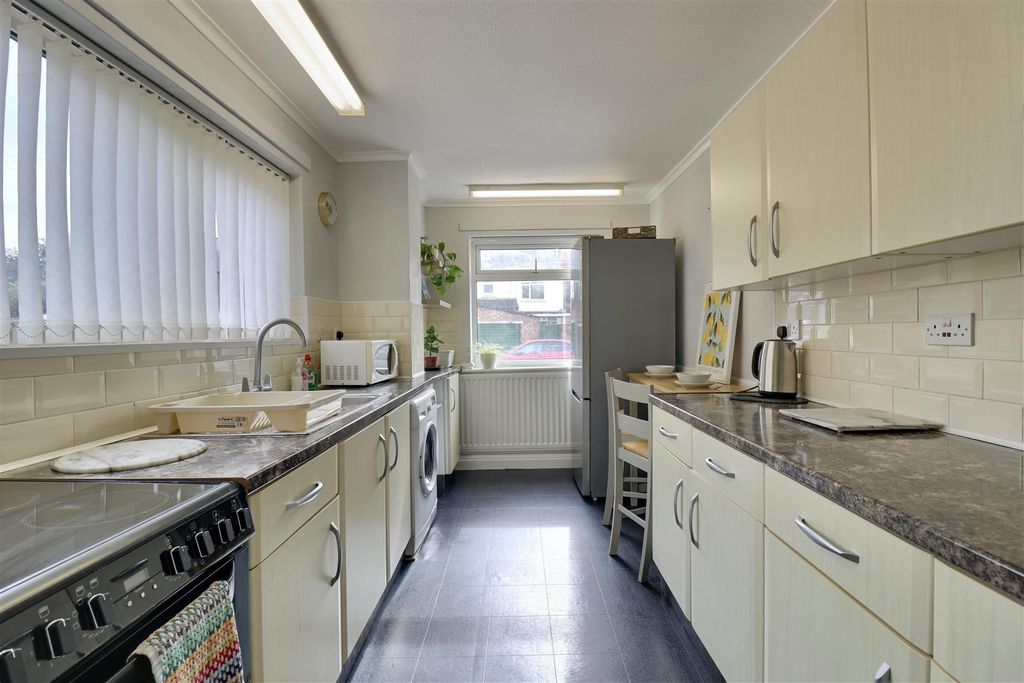 Property photo 3 of 23 B5Aaff75-1Ef6-401F-8F81-3Eed90Db0B43_1_201_A.Jpeg