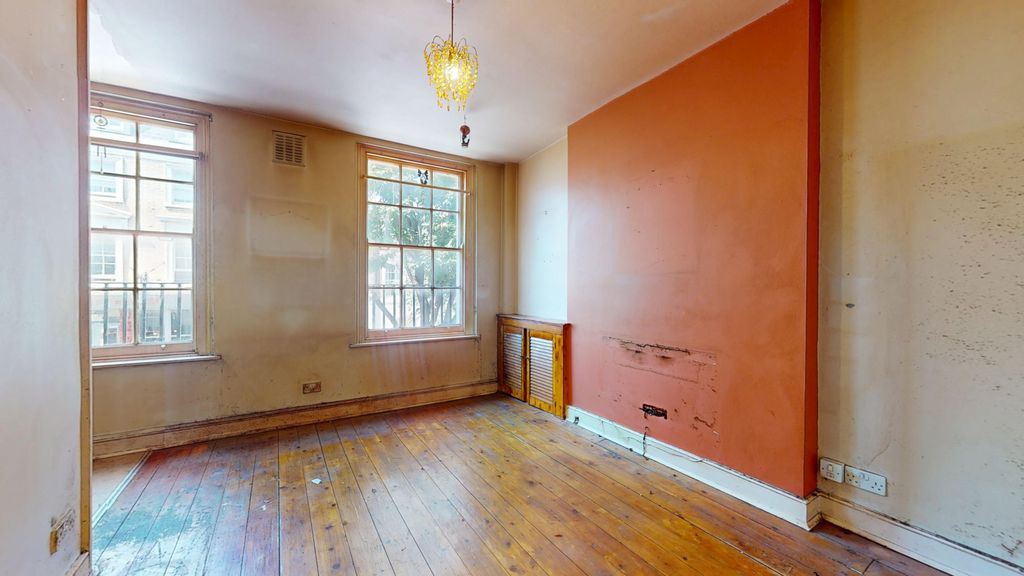 Property photo 3 of 11 Flat B, 12 Danbury Street, Islington, London, N1 8Ju