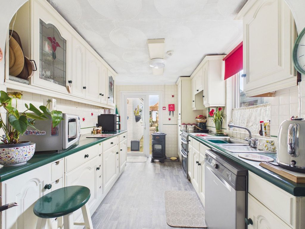 Property photo 3 of 25