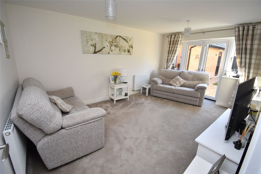 Property photo 2 of 18 Picture No. 10