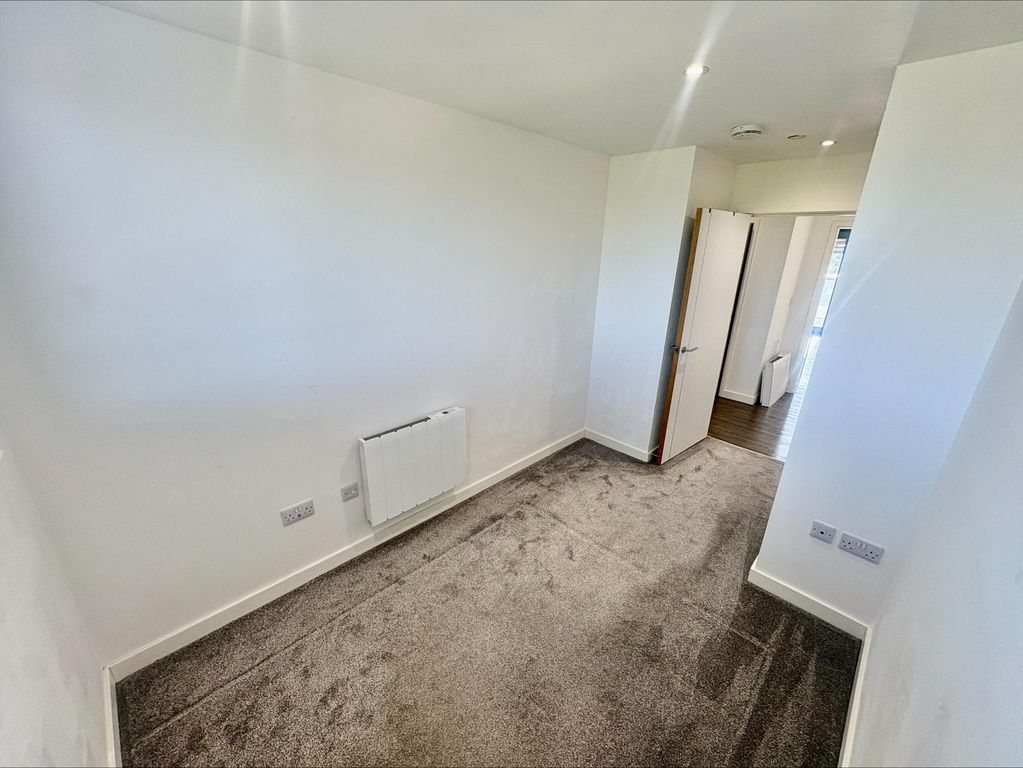 Property photo 2 of 10 Bedroom 1