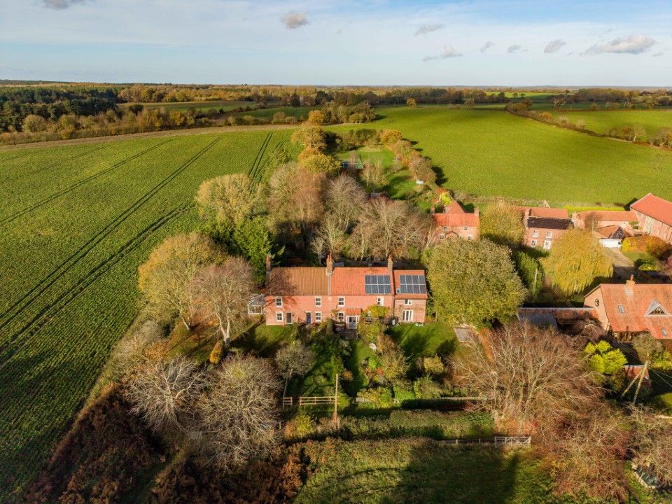 Property photo 2 of 23