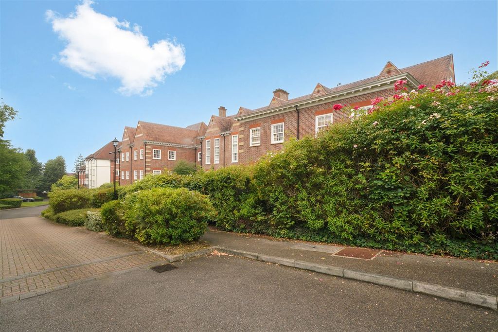 Property photo 1 of 9