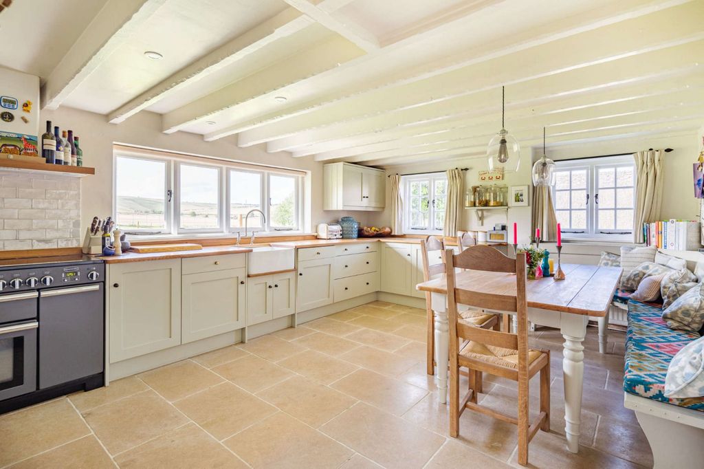 Property photo 2 of 20 Picture No. 05