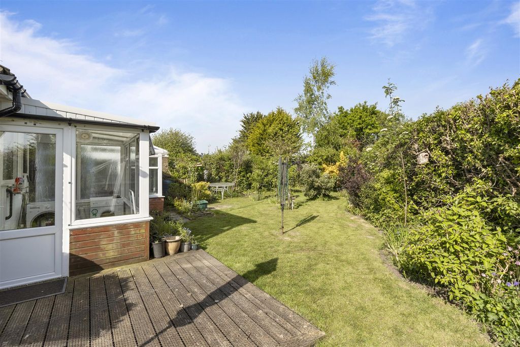 Property photo 2 of 25 Garden
