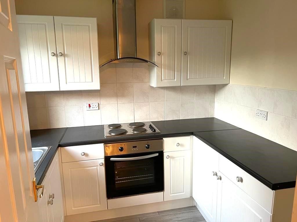 Property photo 2 of 11 Kitchen