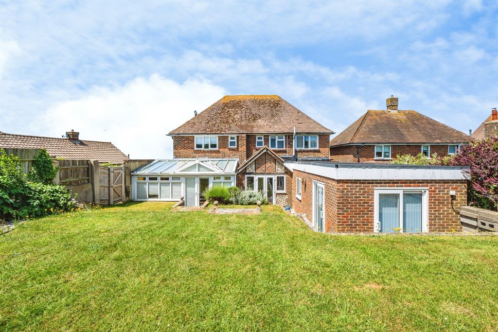 Property photo 2 of 30