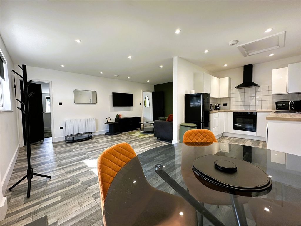 Property photo 3 of 17 Picture No. 04