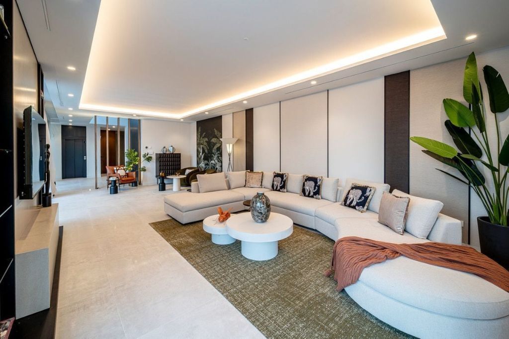 Property photo 2 of 20