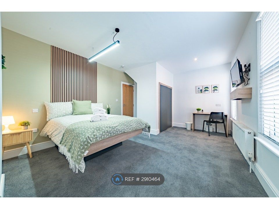 Property photo 1 of 20 Room 4