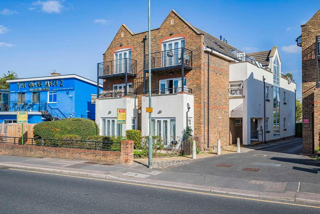 Property photo 1 of 14 External
