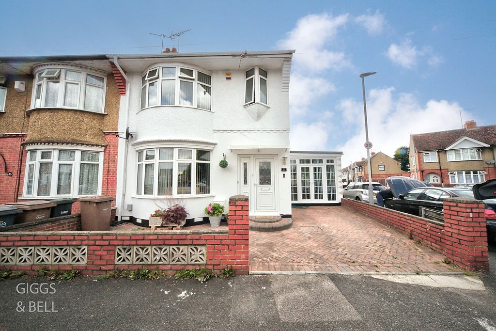 Property photo 2 of 26 4336302
