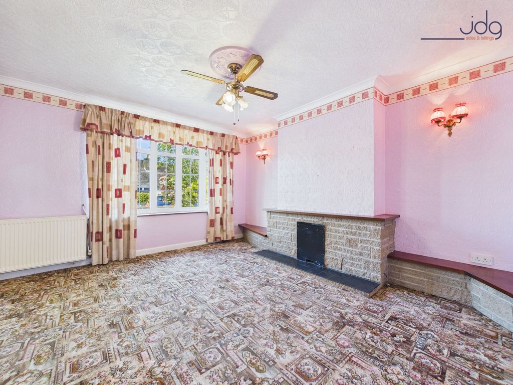 Property photo 3 of 17 Open Plan Living Room